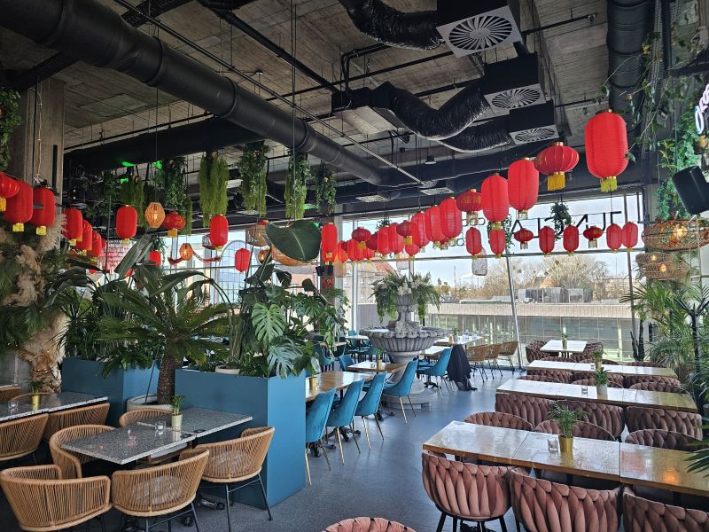 JUNGLA Cocktails & Food